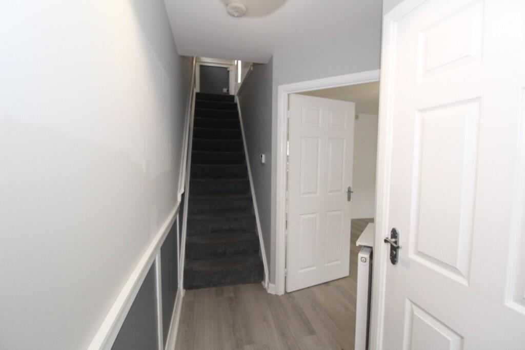 House in Glasgow, South Lanarkshire - More