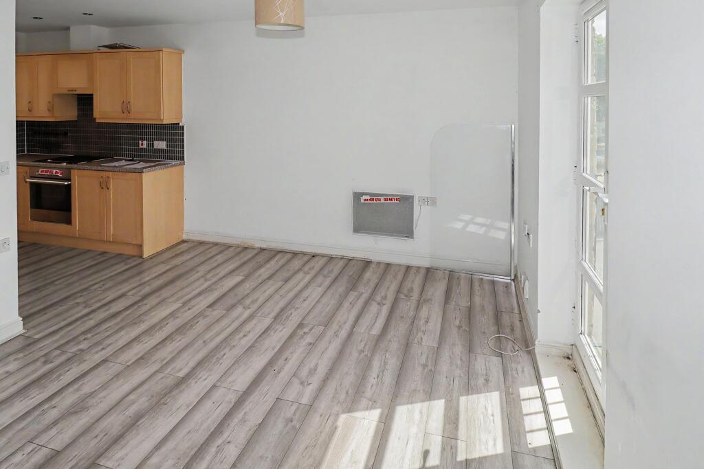 Apartment in Kirklees, West Yorkshire - View 3