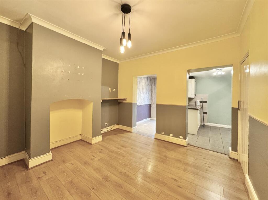 House in Cotswold, Watermoor, Cirencester - More