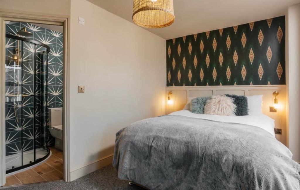 Main image of property: Russell Rise, Luton