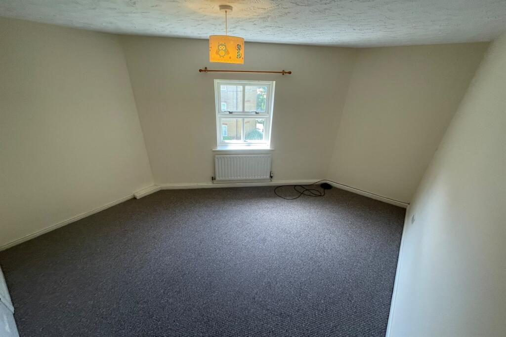 Apartment in Basildon, Noak Bridge - More