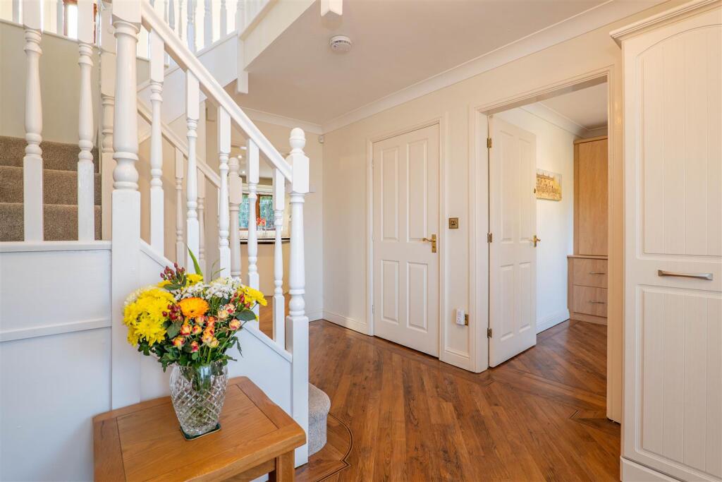 House in Chorley, Clayton-le-Woods - More