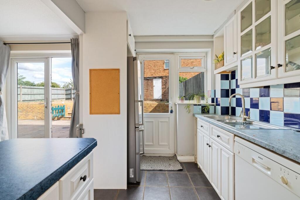 House in Guildford - View 5
