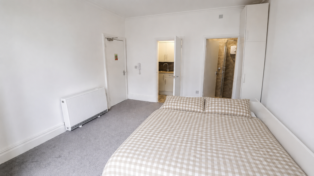 Main image of property: Bingham Road, Carrington, Nottingham,NG5 2EP