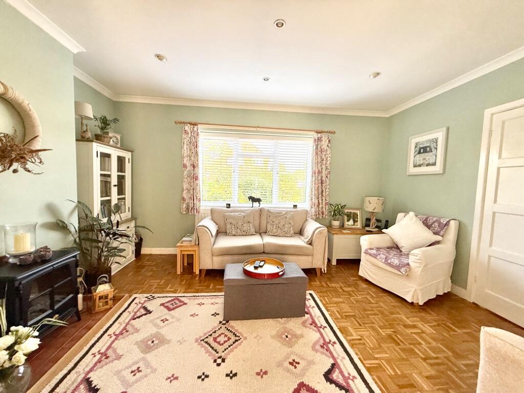 Avon Crescent, Stratford-Upon-Avon, Warwickshire, CV37 photo 2