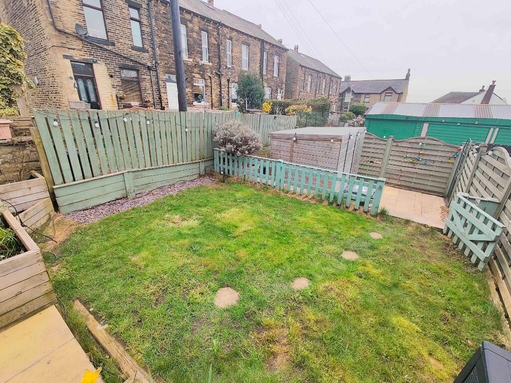 24 Brighouse Road, Hipperholme, HX3 8EB photo 2