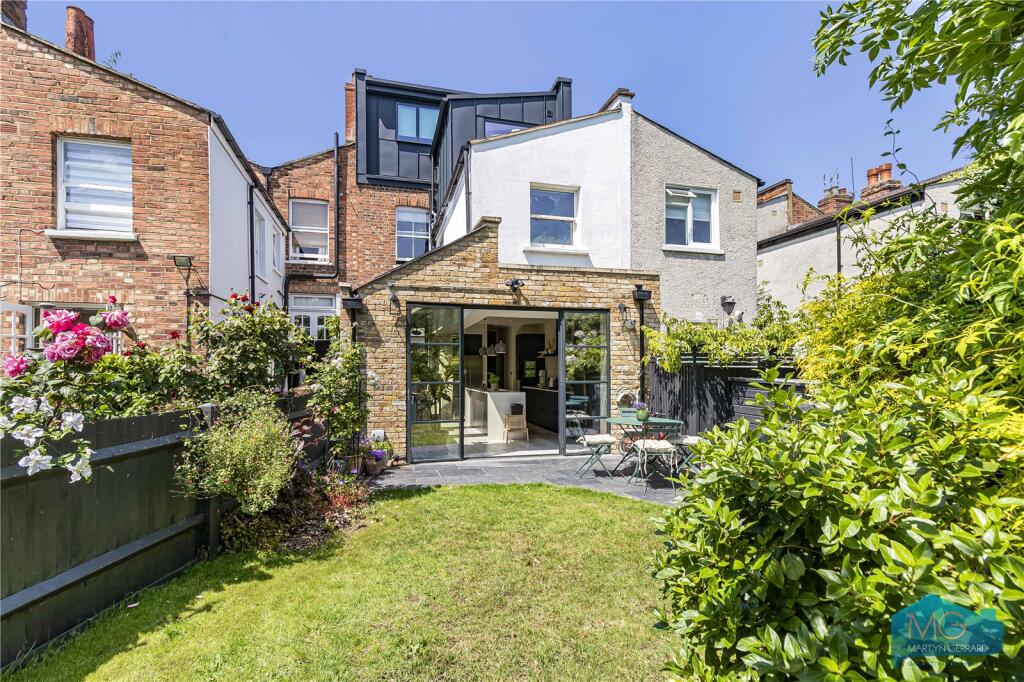 House in London, Finsbury Park - View 2