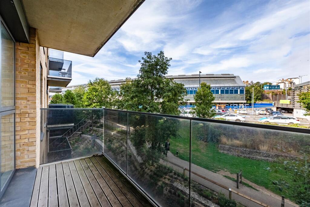 Apartment in Brighton - View 4