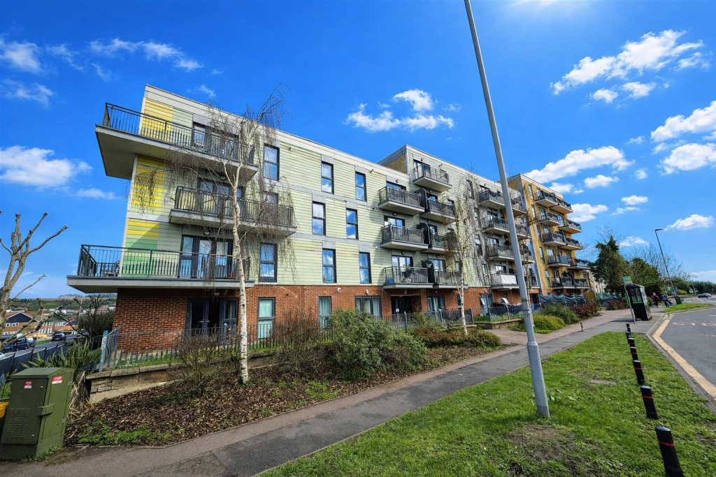 Main image of property: London Road, South Dunstable