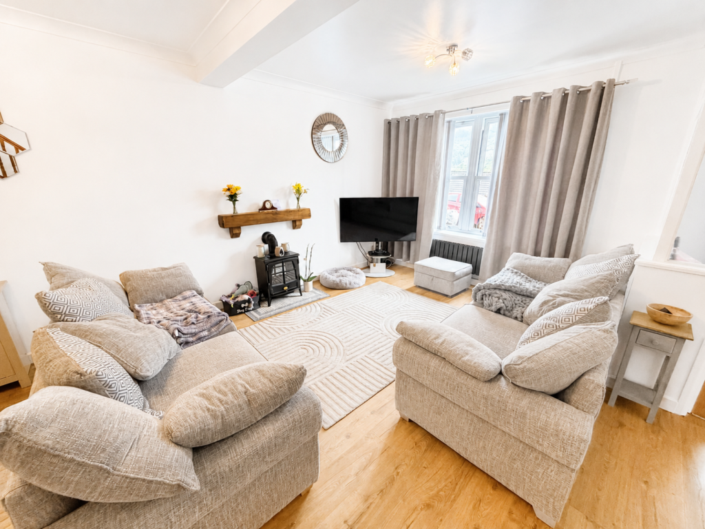 House in Llwyncelyn, Porth - View 3