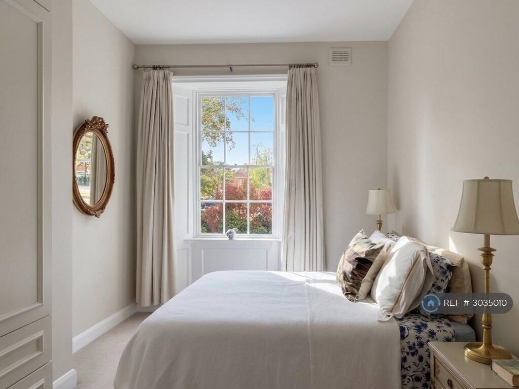 Apartment in London, Snaresbrook - View 2