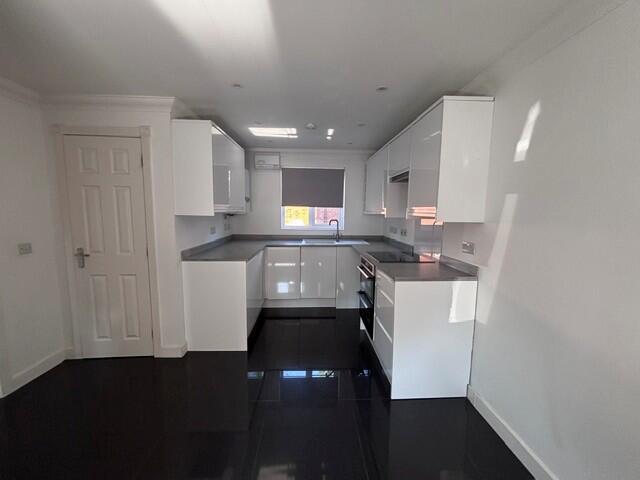 House in Swindon, Haydon Wick - View 5