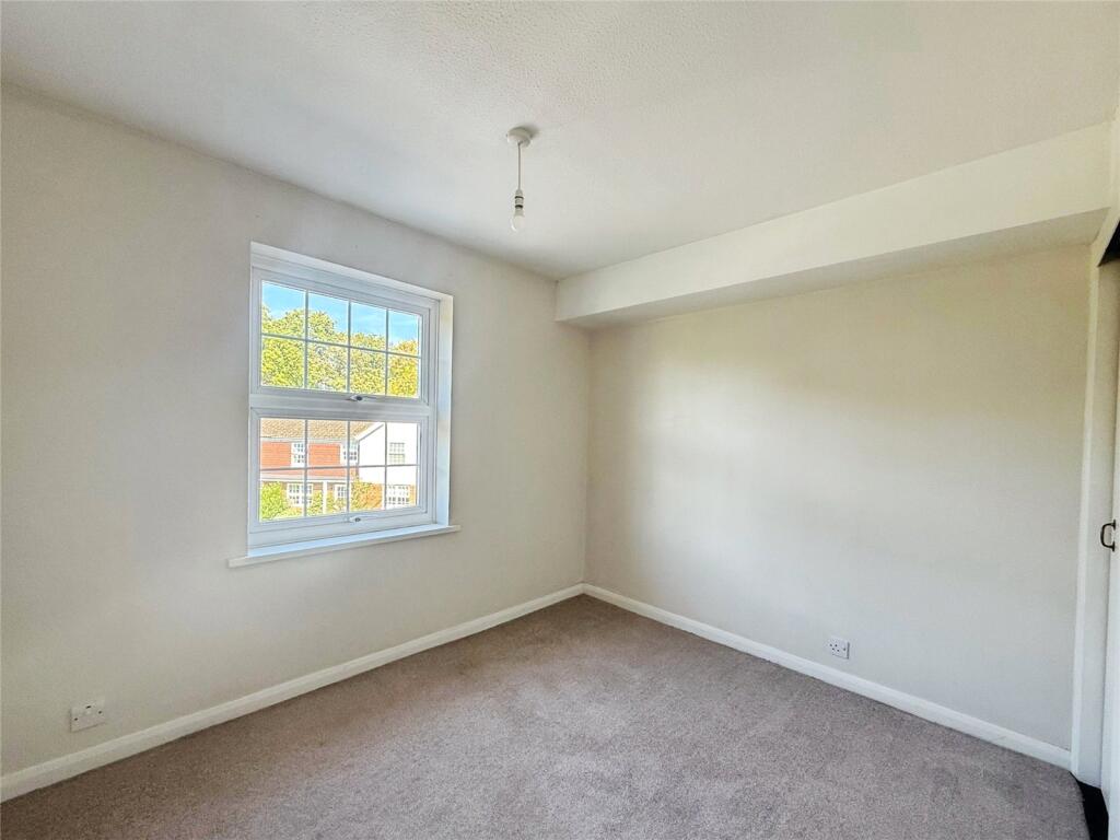 Milton Gardens, Wokingham, Berkshire - More