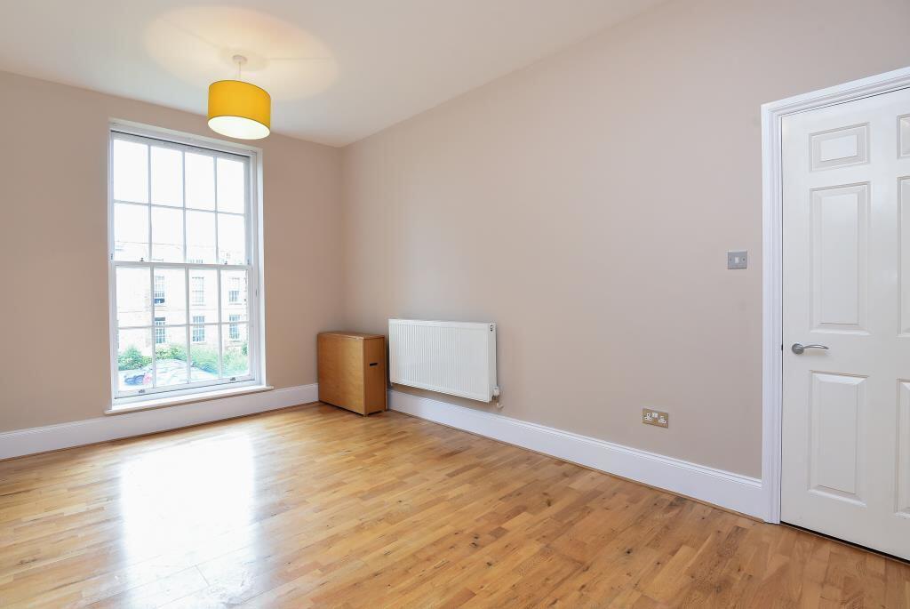 Apartment in London - View 2