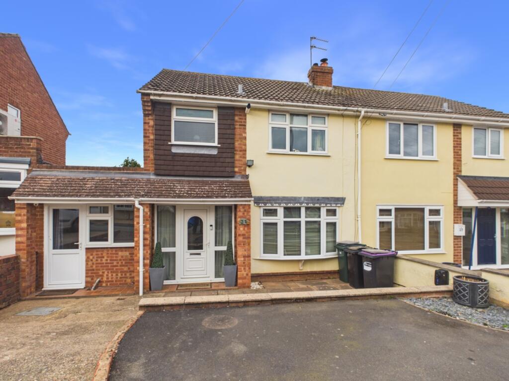 3-bed semi-detached on 21 Farmlands Road, Bridgnorth, £329,950