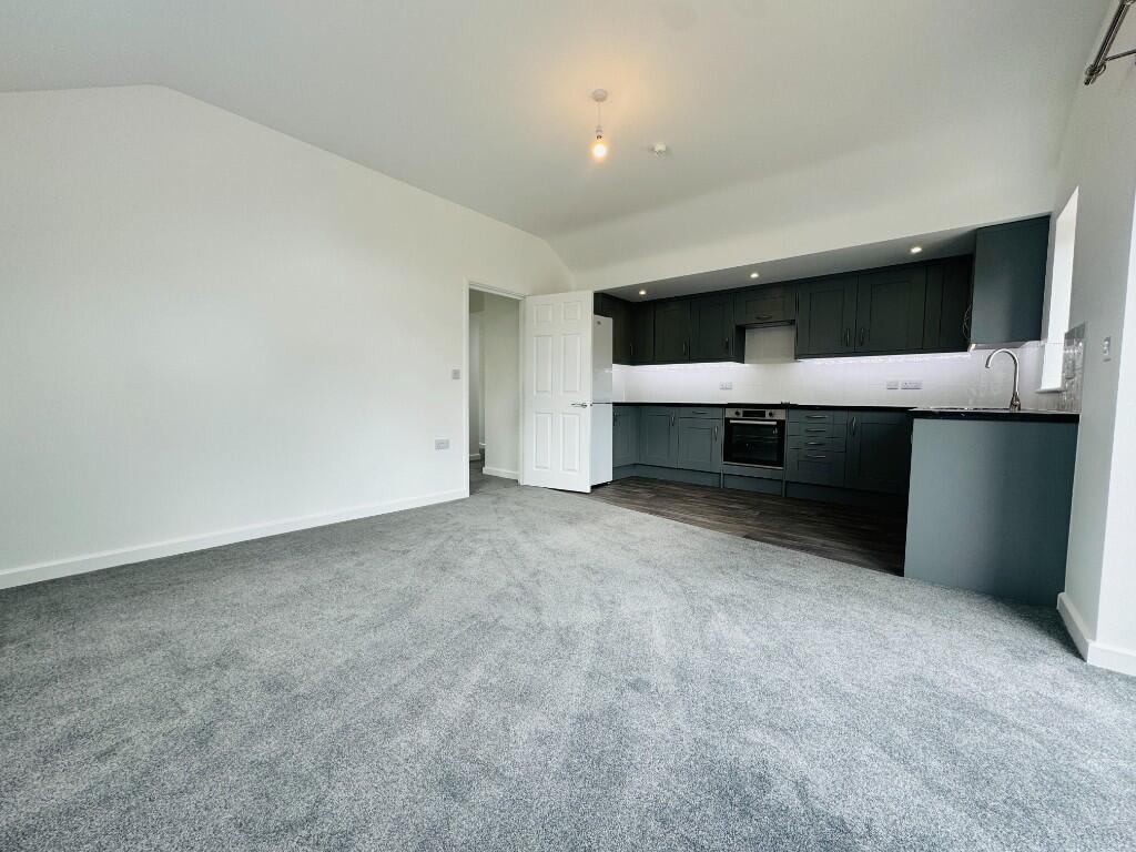 Apartment in Southampton - View 3