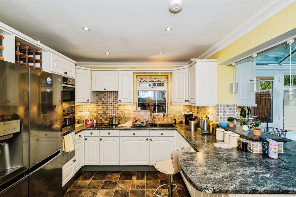 Manor Road, Lancing photo 5
