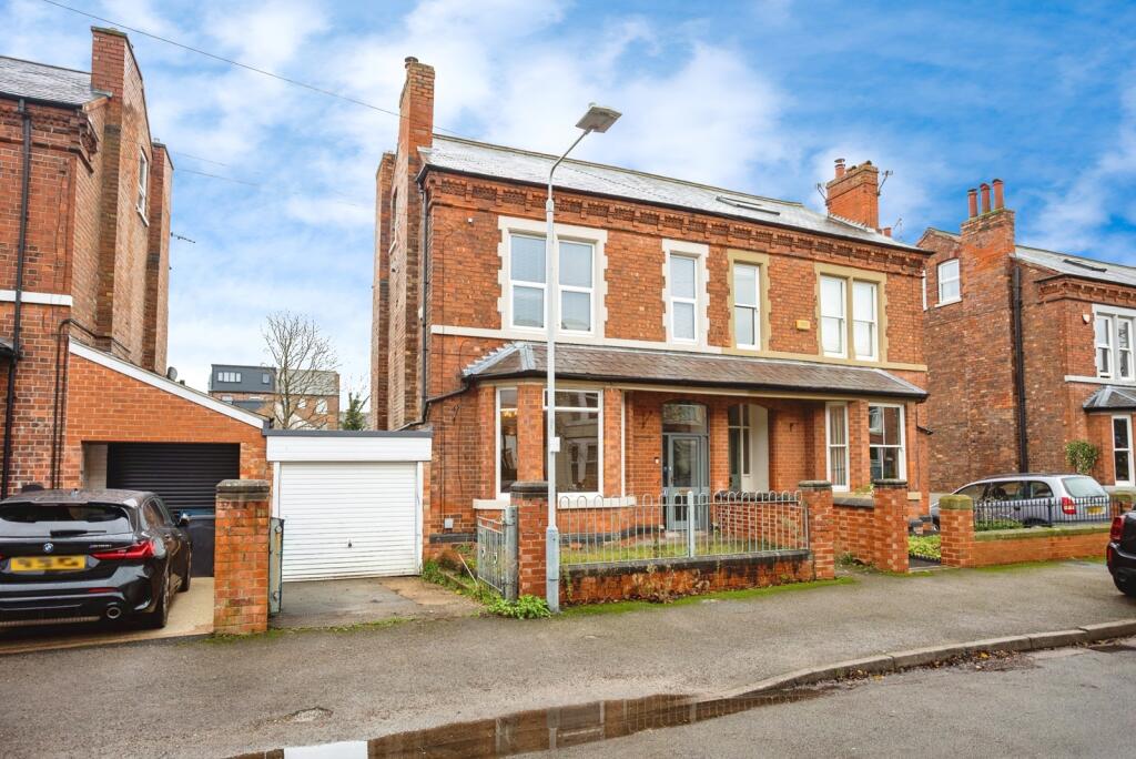 Main image of property: Henry Road, West Bridgford, Nottingham, Nottinghamshire, NG2