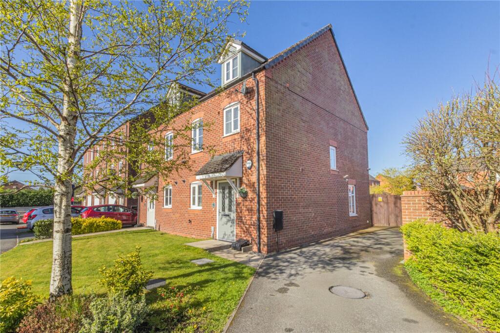 Main image of property: North Dene Park, Chadderton, Oldham, Greater Manchester, OL9