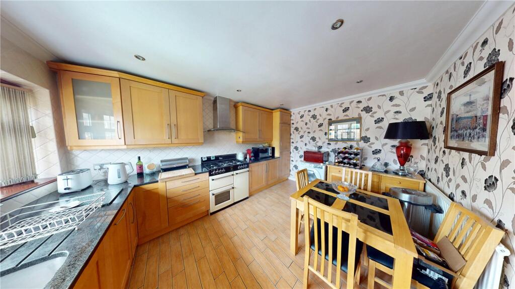 House in Southend-on-Sea - View 4