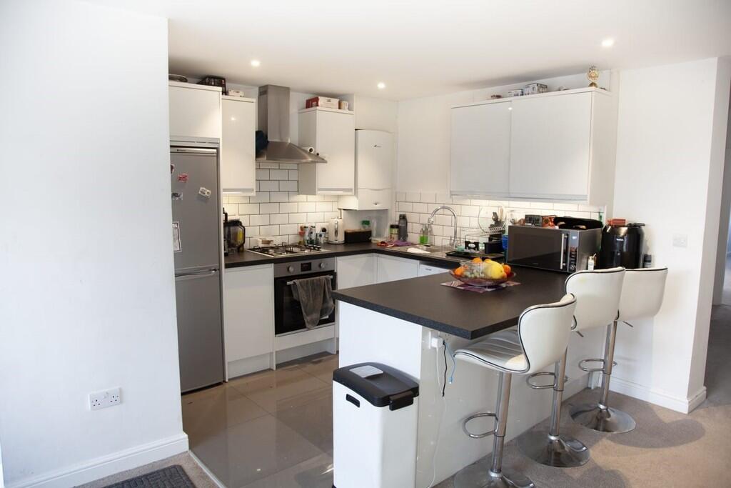Apartment in Twickenham - View 5