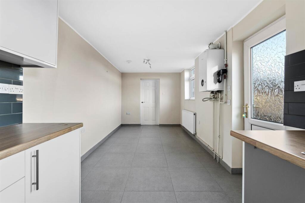 House in Dudley - View 5