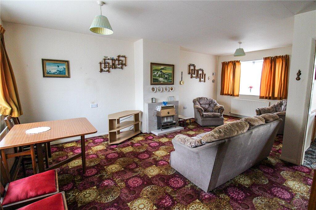 Whin Knoll Avenue, Keighley, West Yorkshire, BD21 - More