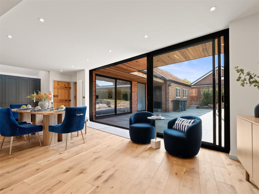 House in Rushcliffe, East Bridgford - More