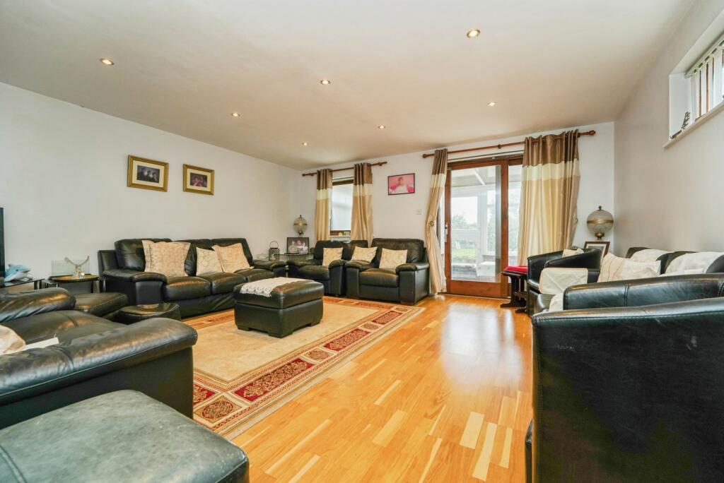 Coney Hill Road, Gloucester, Gloucestershire, GL4 photo 3
