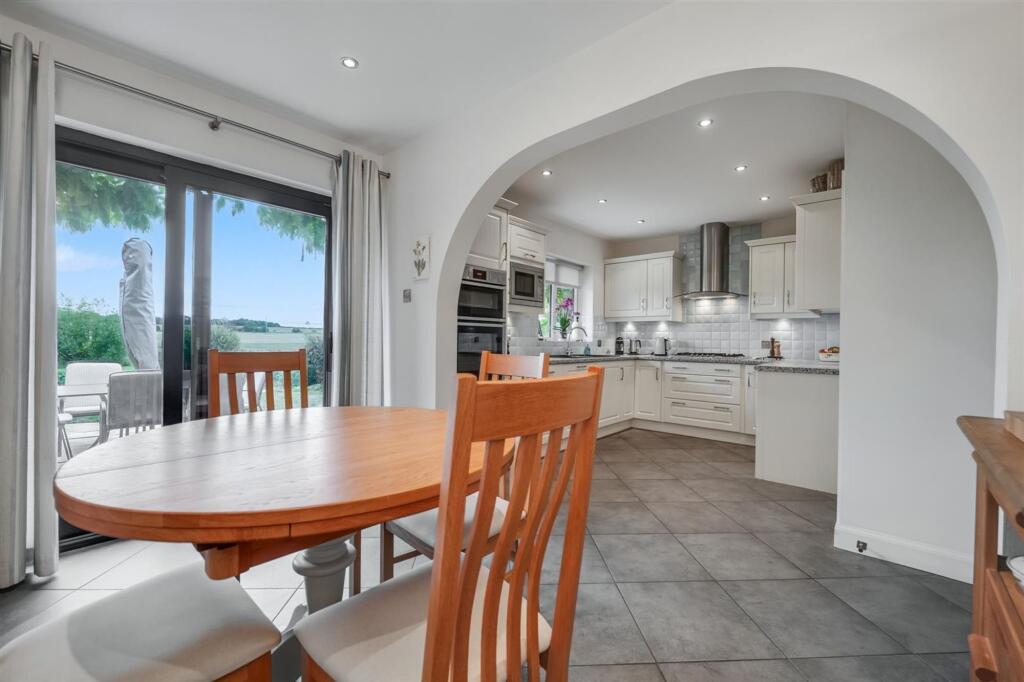 River Way, Shipston-On-Stour, CV36 photo 3