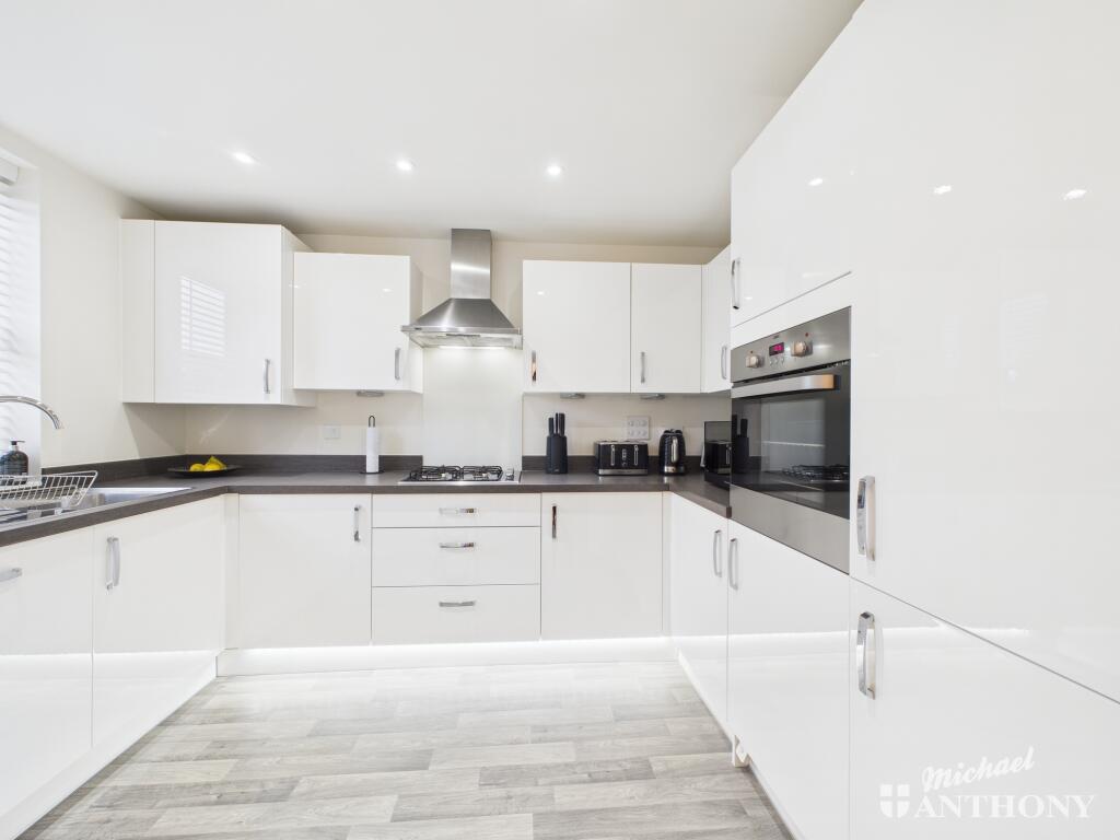 Ramsay Drive, Leighton Buzzard, Bedfordshire photo 2