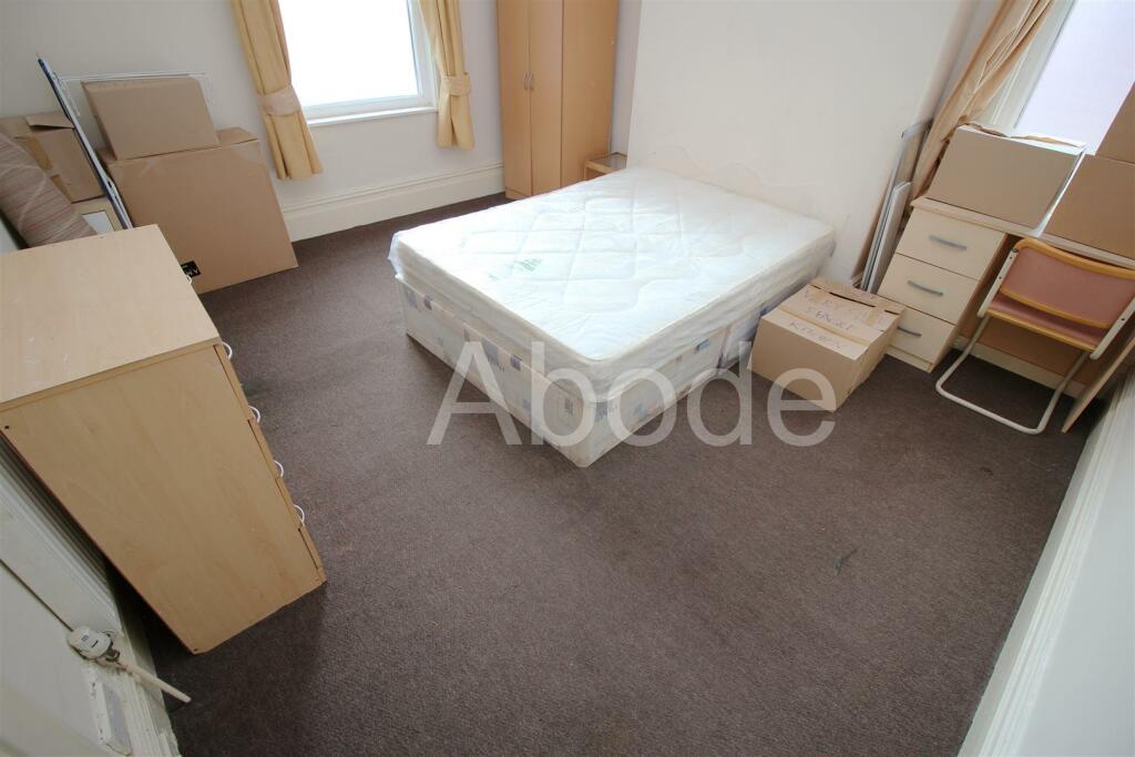 House in Leeds, West Yorkshire - More