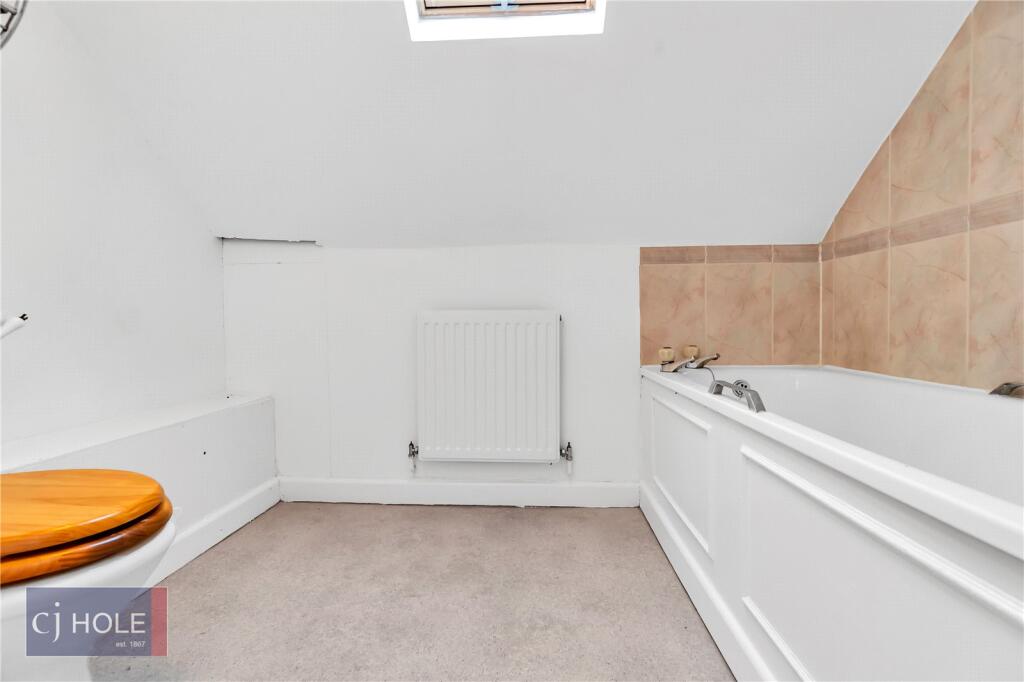 5 bedroom terraced house for rent