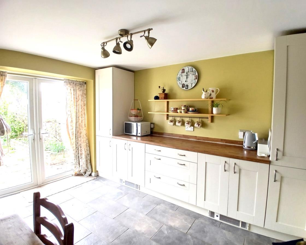 Additional image 20 of Orchard Road, Street