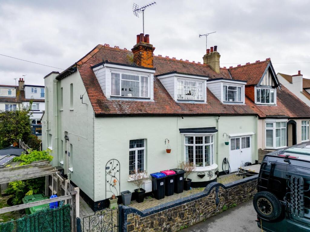 Main image of property: Lansdowne Avenue, Leigh-On-Sea