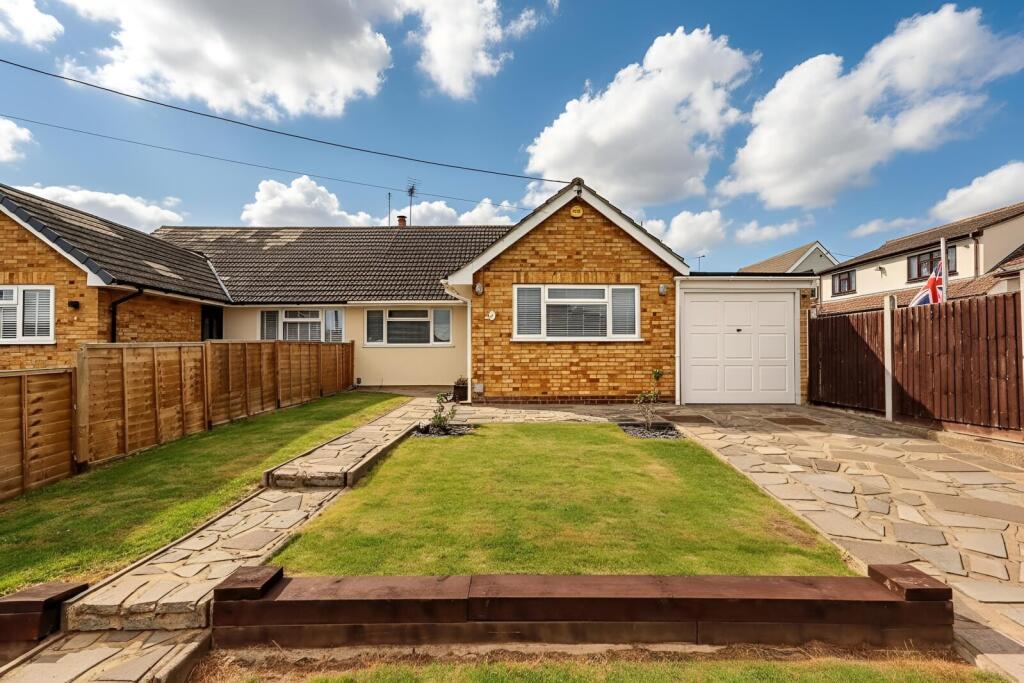 Main image of property: Hengist Gardens, Wickford, Essex, SS11