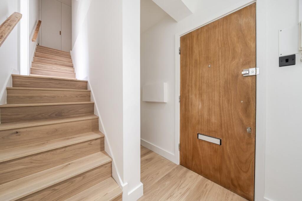 Apartment in London, Elephant and Castle - More