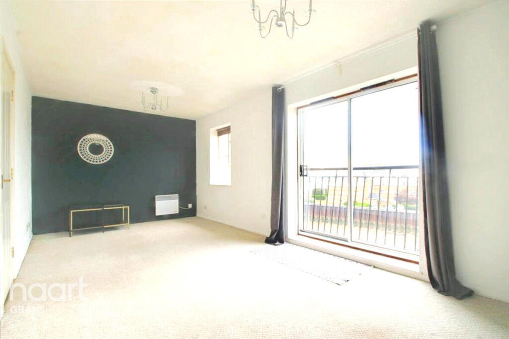 Apartment in Romford - View 2