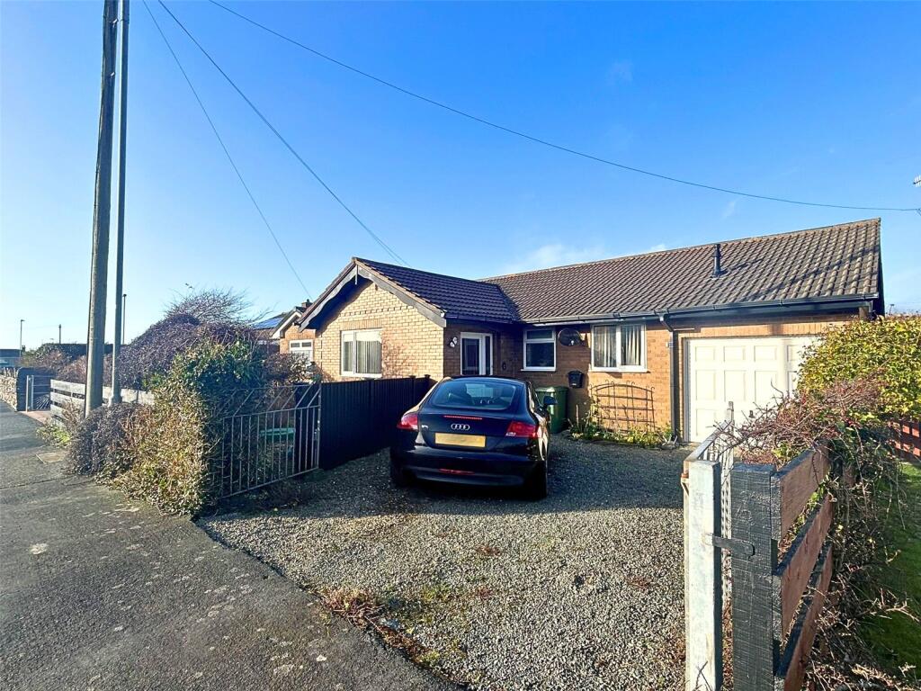 Main image of property: Ffordd Corsen, Fairbourne, Gwynedd, LL38
