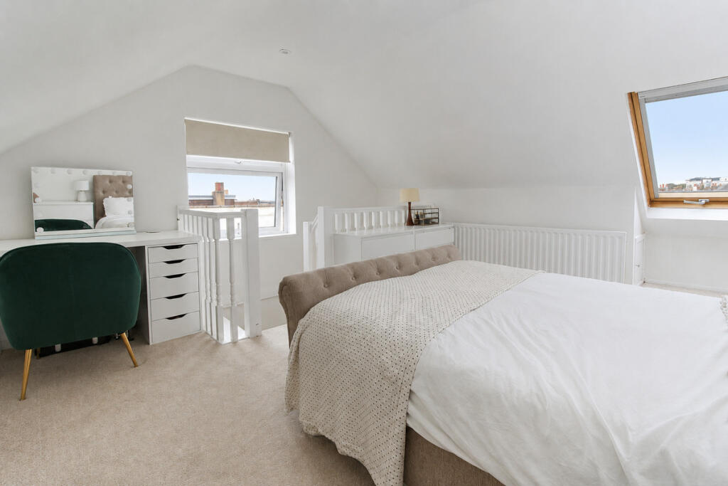 Apartment in Brighton - View 5
