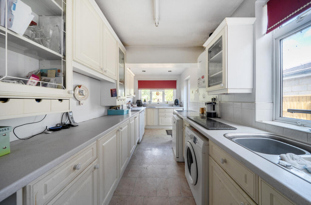 House in Dunstable, Beecroft, Central Bedfordshire - View 4