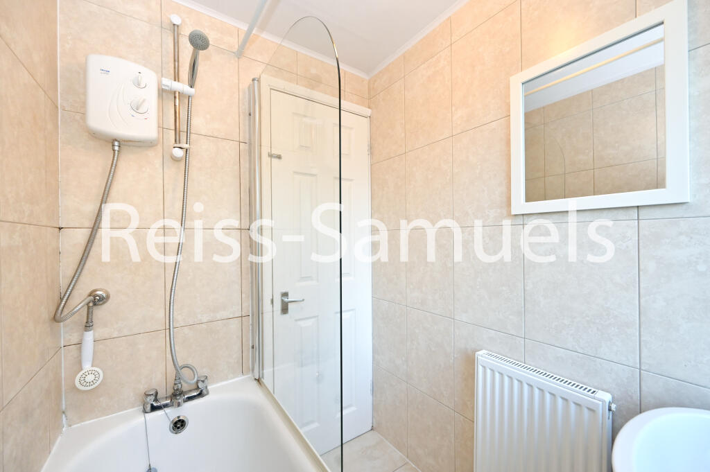 4 bedroom maisonette for rent