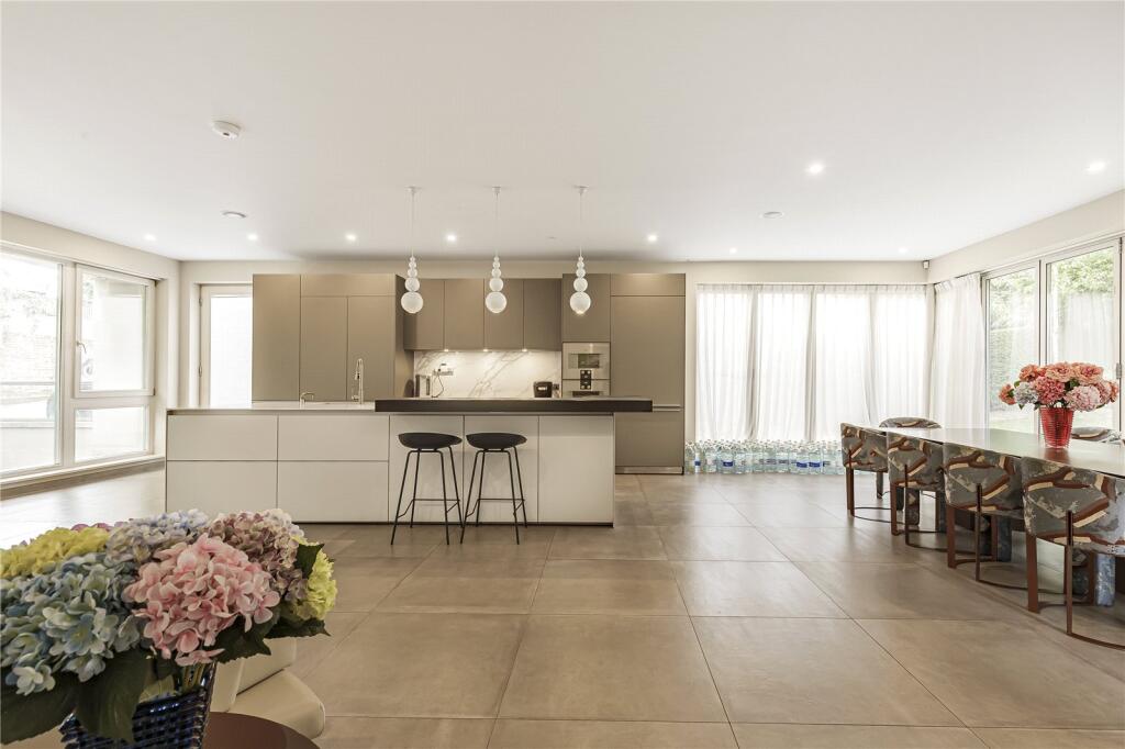 House in Twickenham - View 5