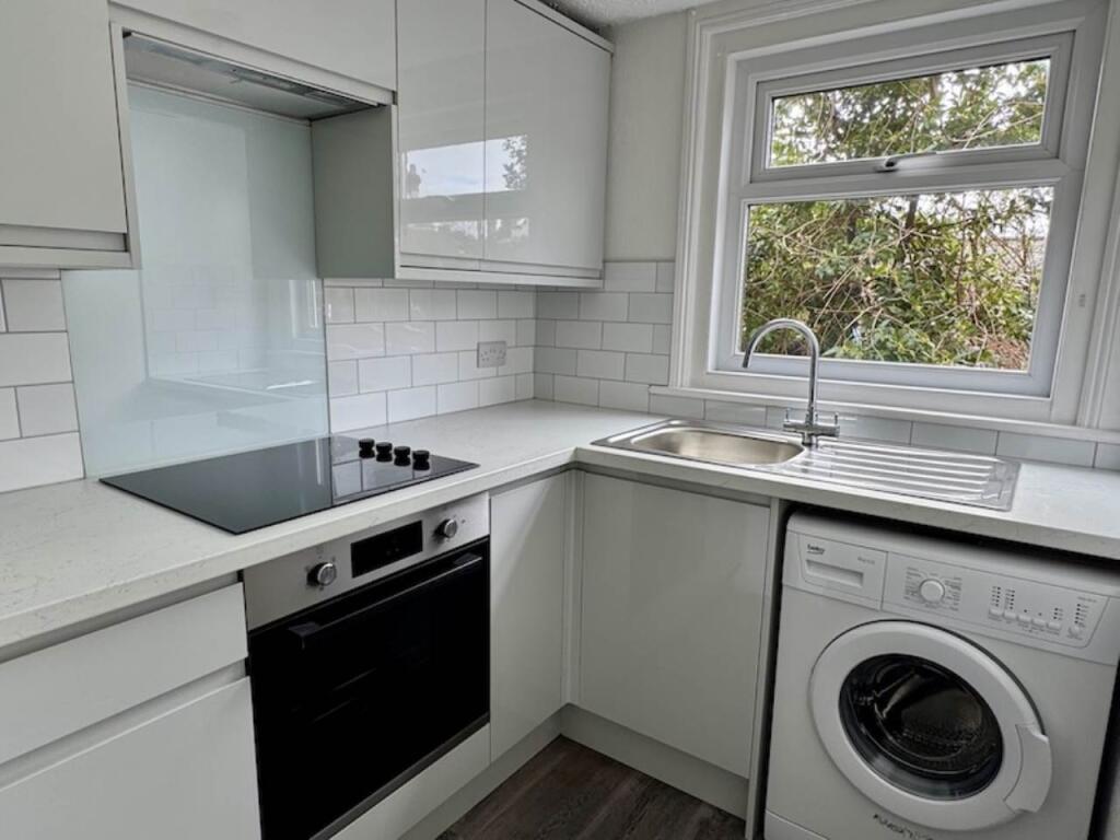 Apartment in Exeter, Stoke Hill - View 2