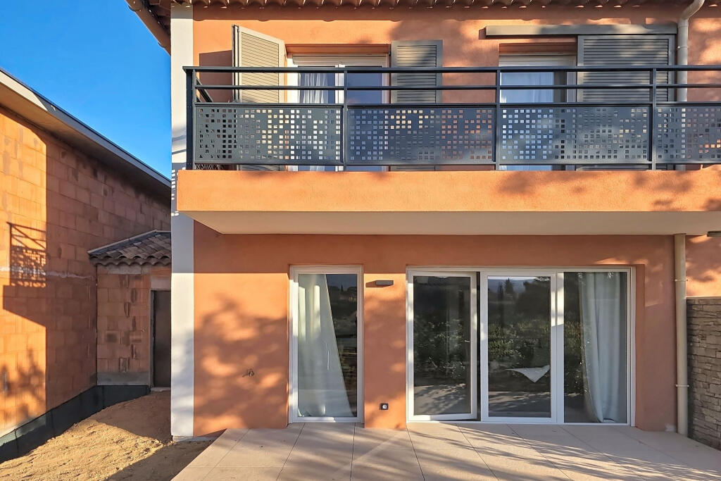 Main image of property: Provence-Alps-Cote d`Azur, Var, Cogolin