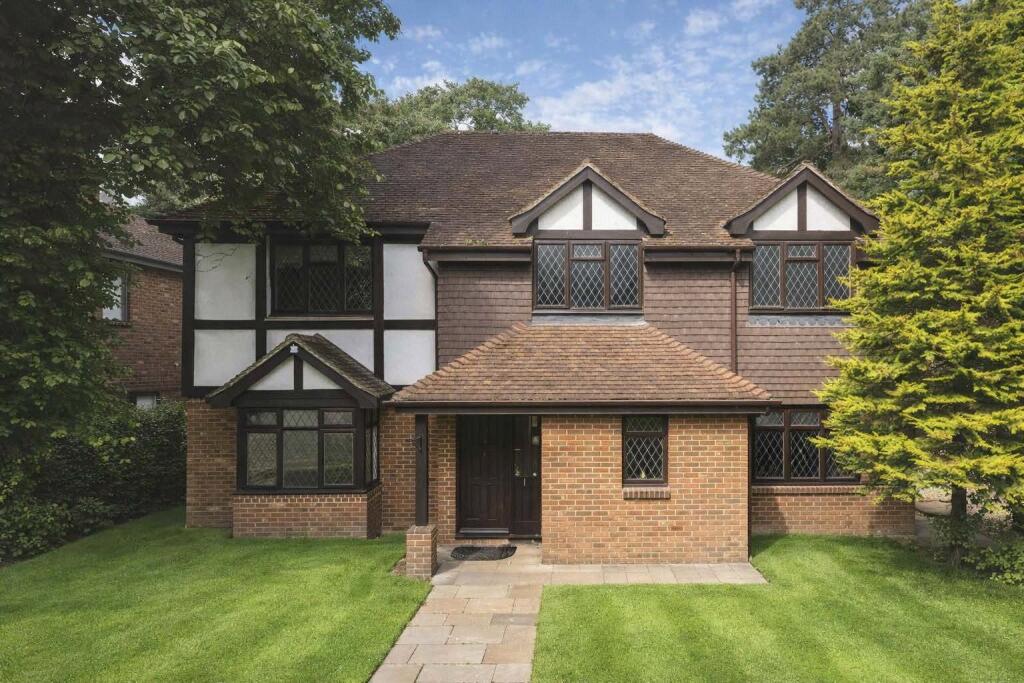 Main image of property: 1 Chadworth Way, Raleigh Drive, Esher, Surrey, KT10