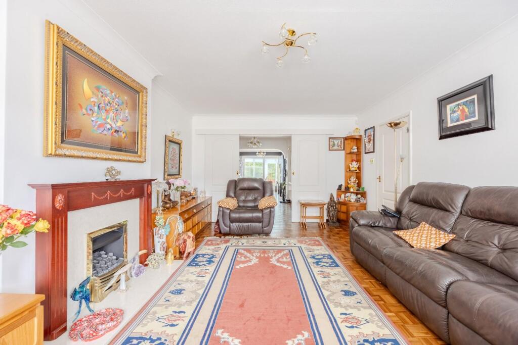 Ashurst Avenue, Southend-On-Sea photo 4