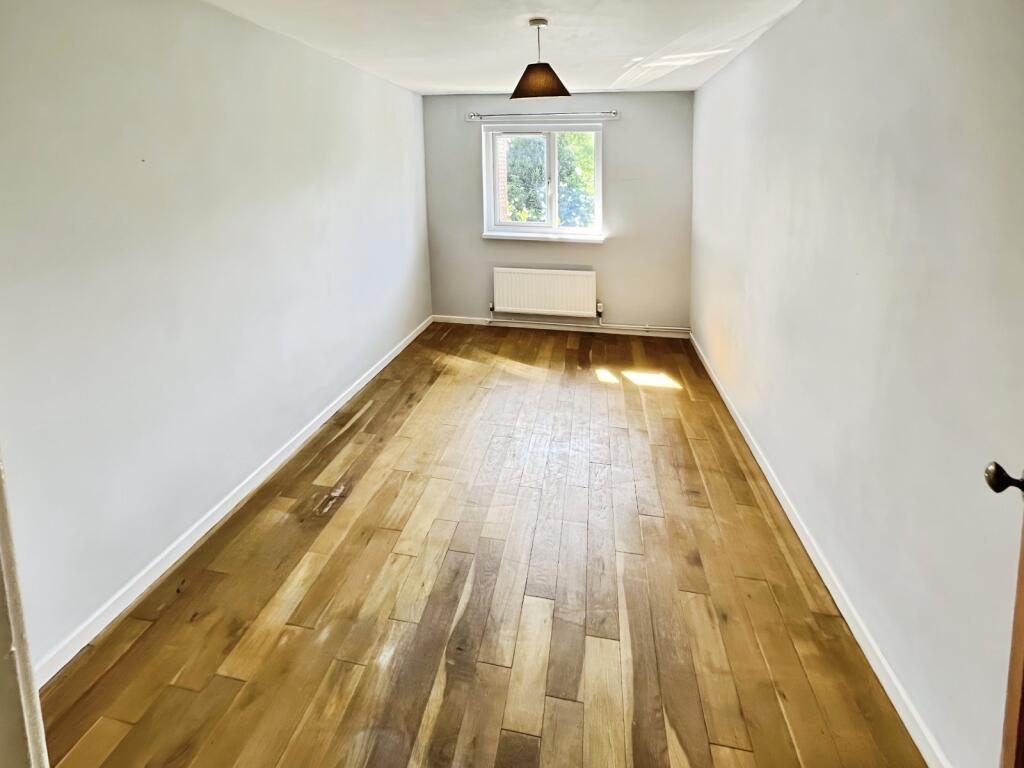 Larch Close, Manchester, Greater Manchester, M23 photo 3