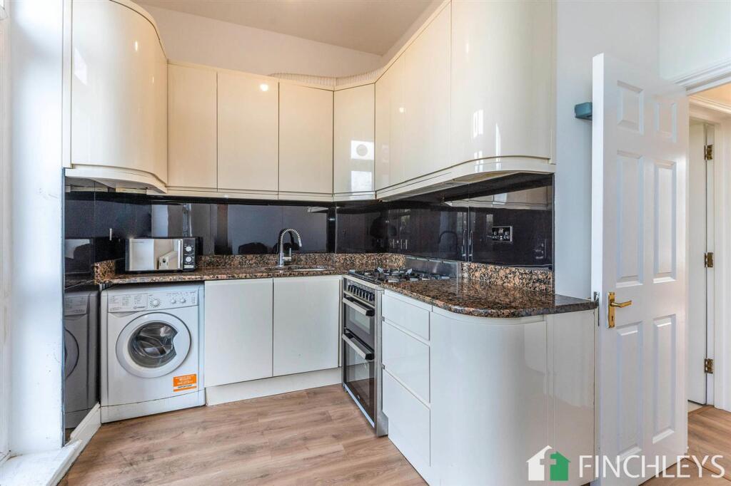 Apartment in London - View 3