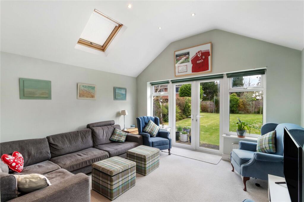 Broom Road, Hale, Altrincham, Greater Manchester, WA15 photo 3